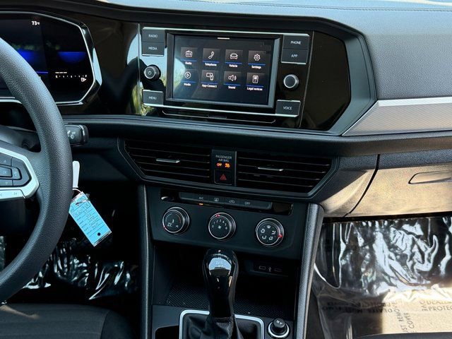 Used 2022 Volkswagen Jetta S FWD image 31