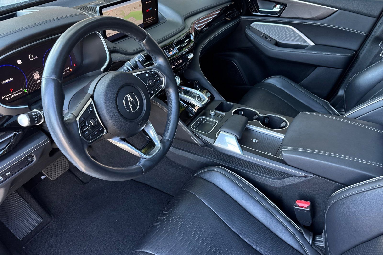 Used 2023 Acura MDX SH-AWD w/ Advance Package image 3