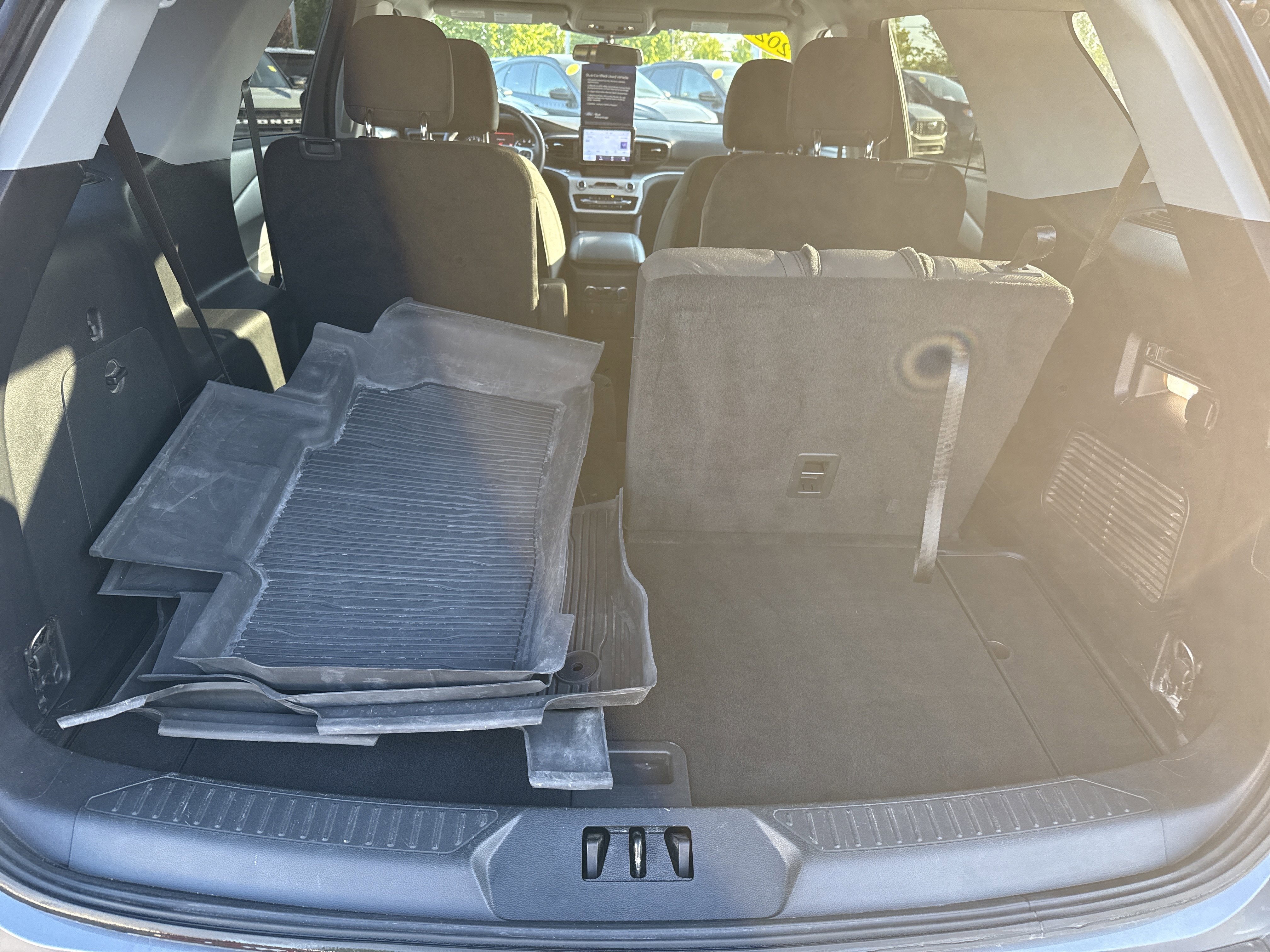 Certified 2022 Ford Explorer XLT w/ Class IV Trailer Tow Package AWD/4WD image 7