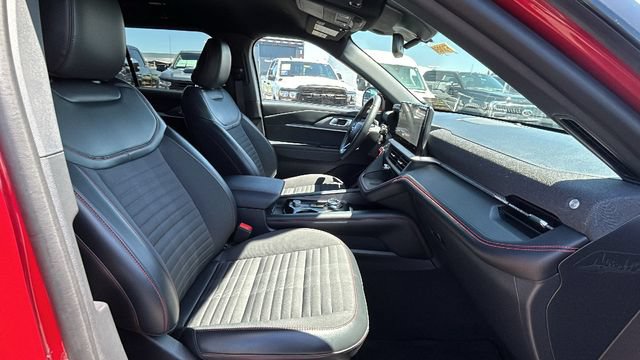 Certified 2025 Ford Explorer ST-Line w/ Premium Package RWD image 11