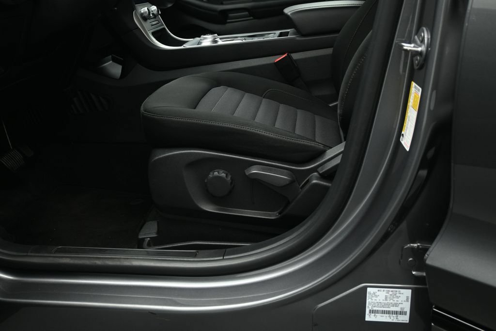 Certified 2023 Ford Edge SE w/ Black Appearance Package AWD/4WD image 10