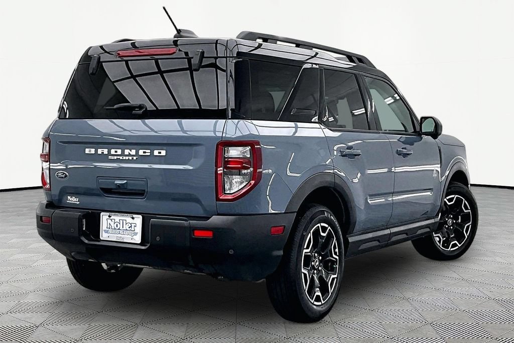 Certified 2025 Ford Bronco Sport Outer Banks w/ Outer Banks Tech Package+ AWD/4WD image 2