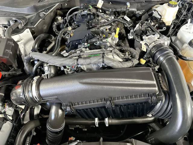 Certified 2025 Ford Mustang Coupe RWD image 9