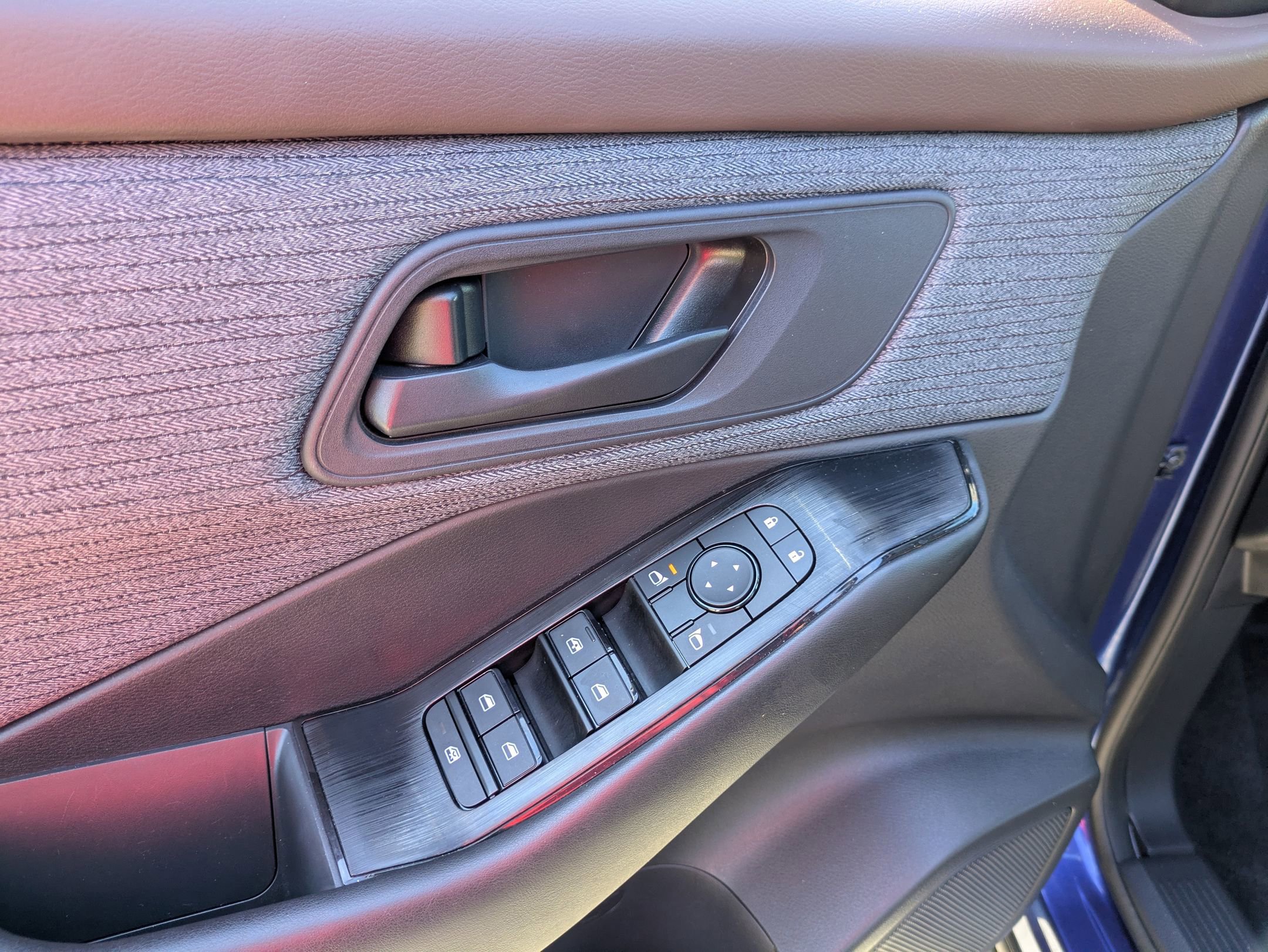 Used 2023 Nissan Rogue S image 16