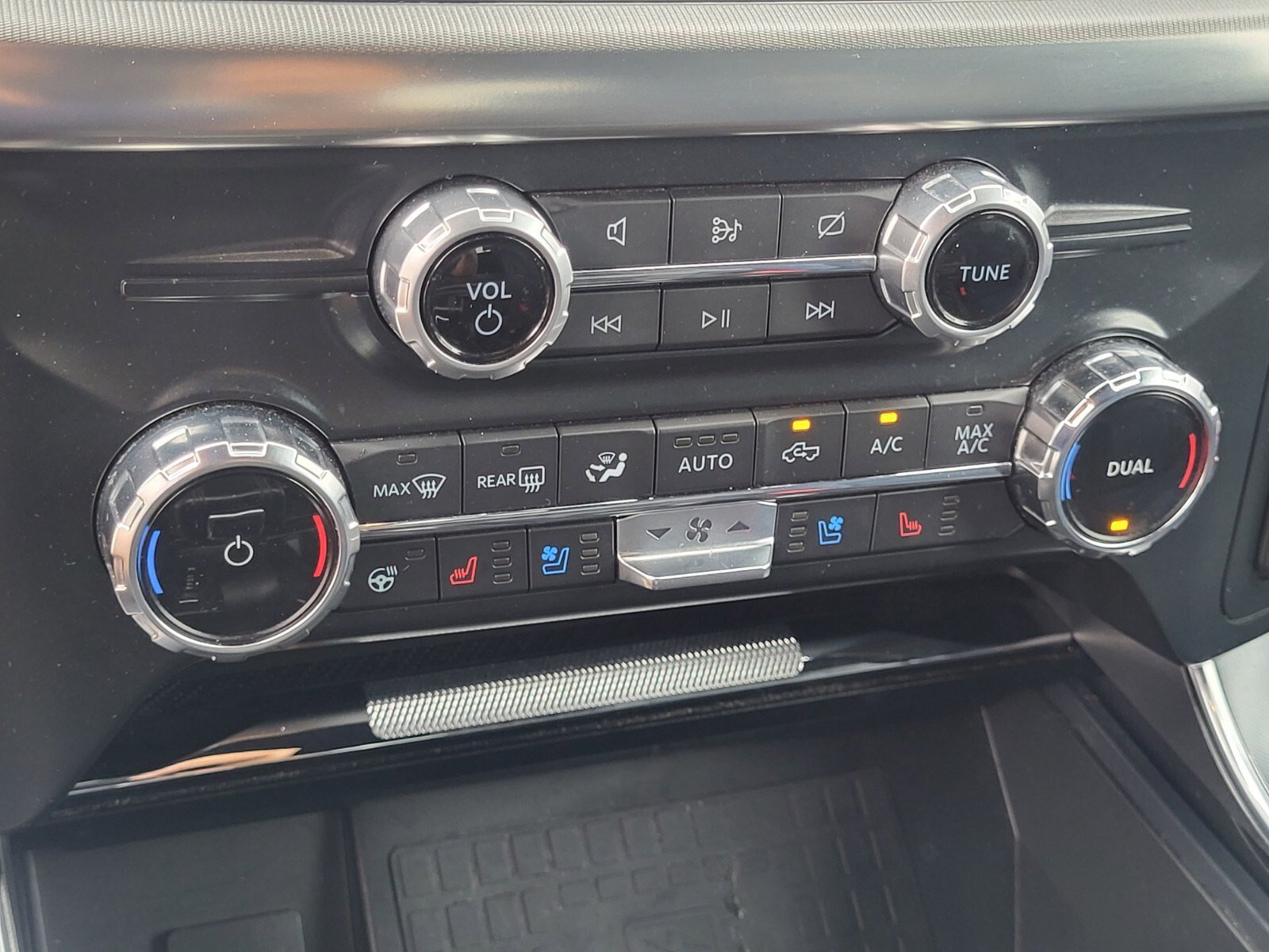 Certified 2022 Ford F150 Raptor w/ Raptor 37 Performance Package image 23