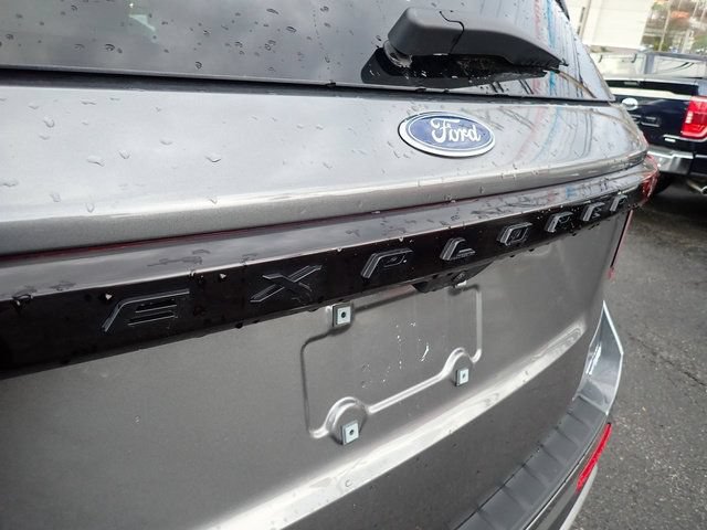 Certified 2025 Ford Explorer Platinum w/ LUX Leather Package AWD/4WD image 7