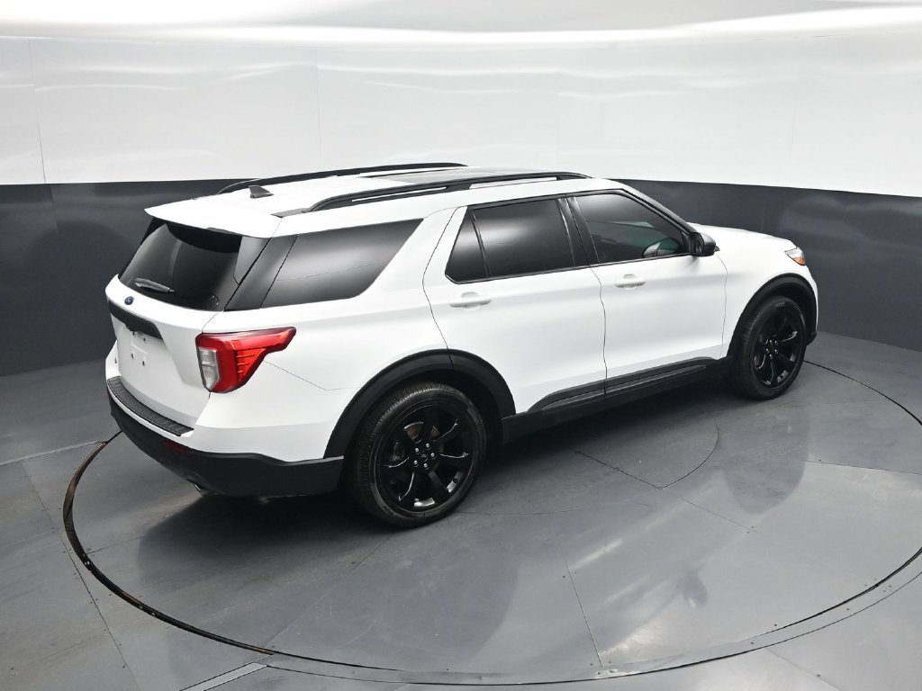 Certified 2021 Ford Explorer XLT w/ Equipment Group 202A RWD image 34