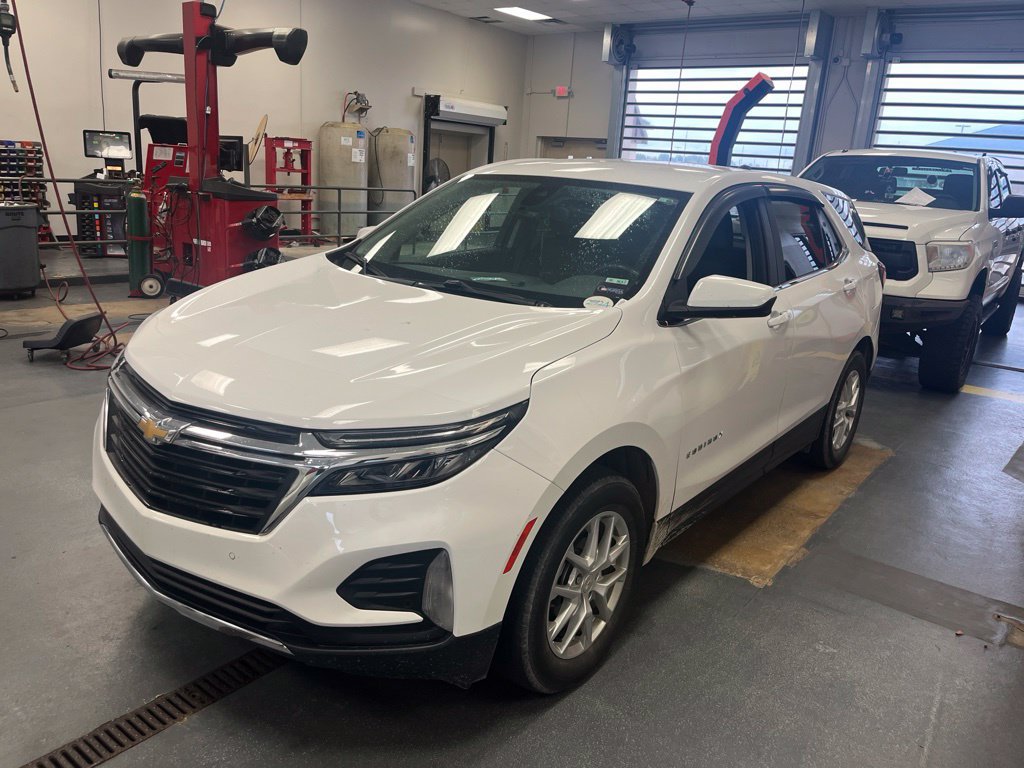 Used 2022 Chevrolet Equinox LT AWD/4WD image 2