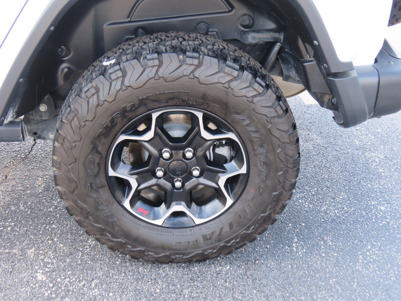 Used 2023 Jeep Wrangler Unlimited Rubicon w/ Steel Bumper Group image 18