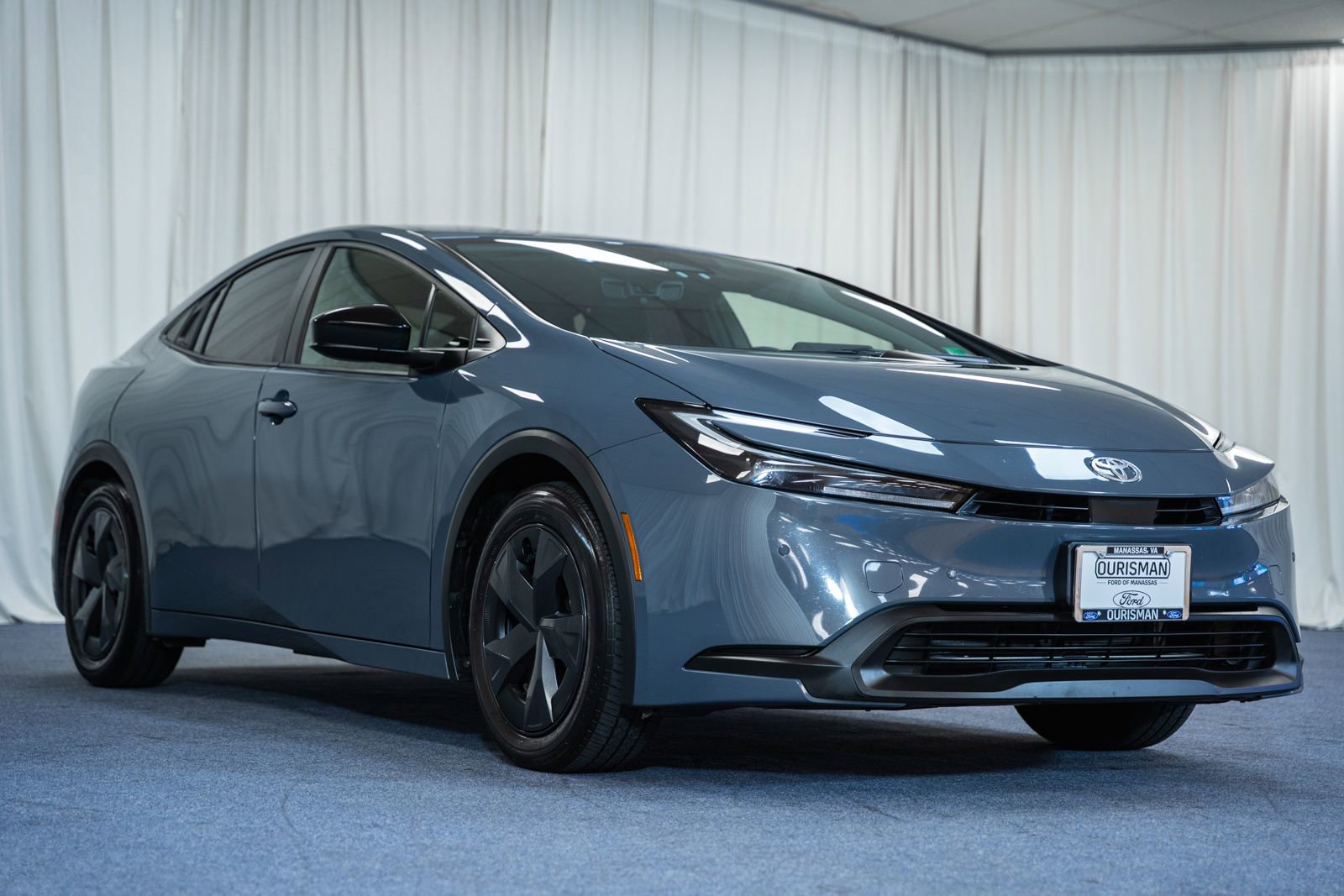 Used 2024 Toyota Prius LE FWD image 1