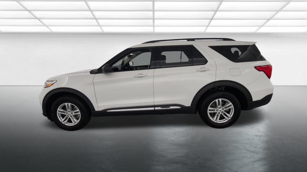 Certified 2024 Ford Explorer XLT w/ Equipment Group 202A AWD/4WD image 6