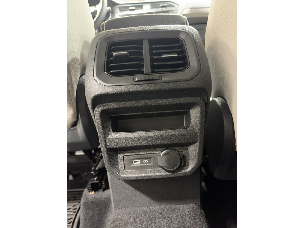 Used 2021 Volkswagen Tiguan SE AWD/4WD image 21