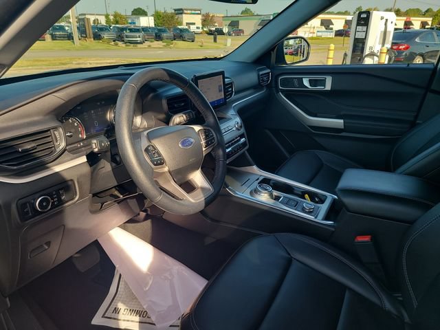 Certified 2023 Ford Explorer XLT w/ Equipment Group 202A AWD/4WD image 10