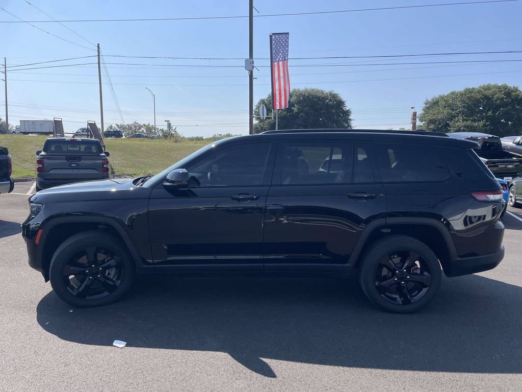 Used 2024 Jeep Grand Cherokee L Limited w/ Black Appearance Package RWD image 6