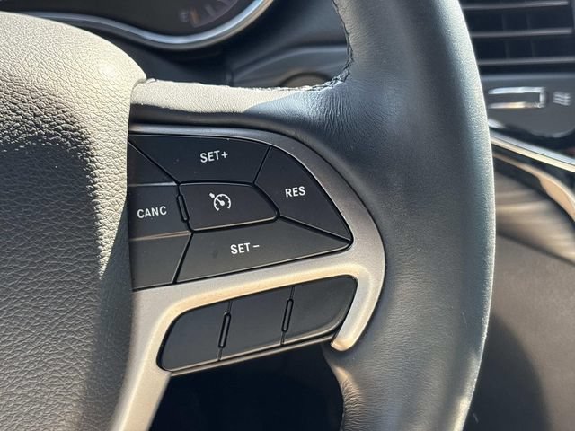 Used 2019 Jeep Grand Cherokee Altitude AWD/4WD image 29