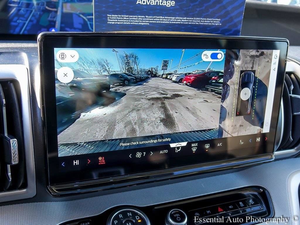 Certified 2025 Ford Expedition Active AWD/4WD image 19