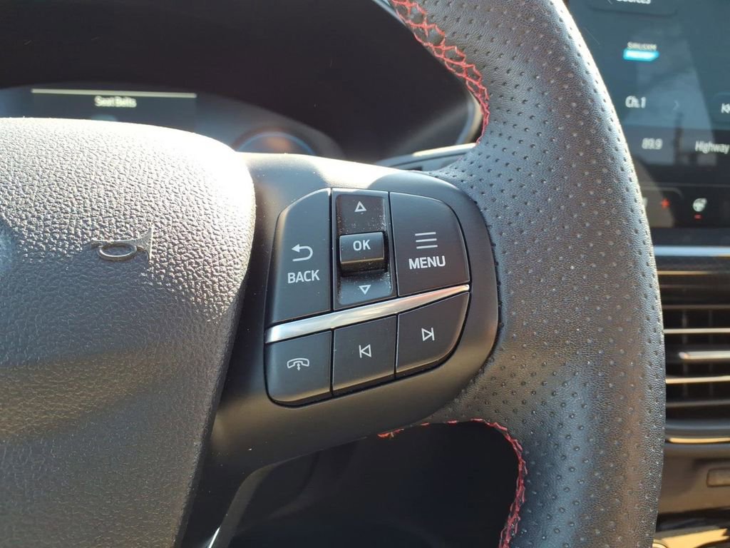 Certified 2023 Ford Escape ST-Line Elite AWD/4WD image 17