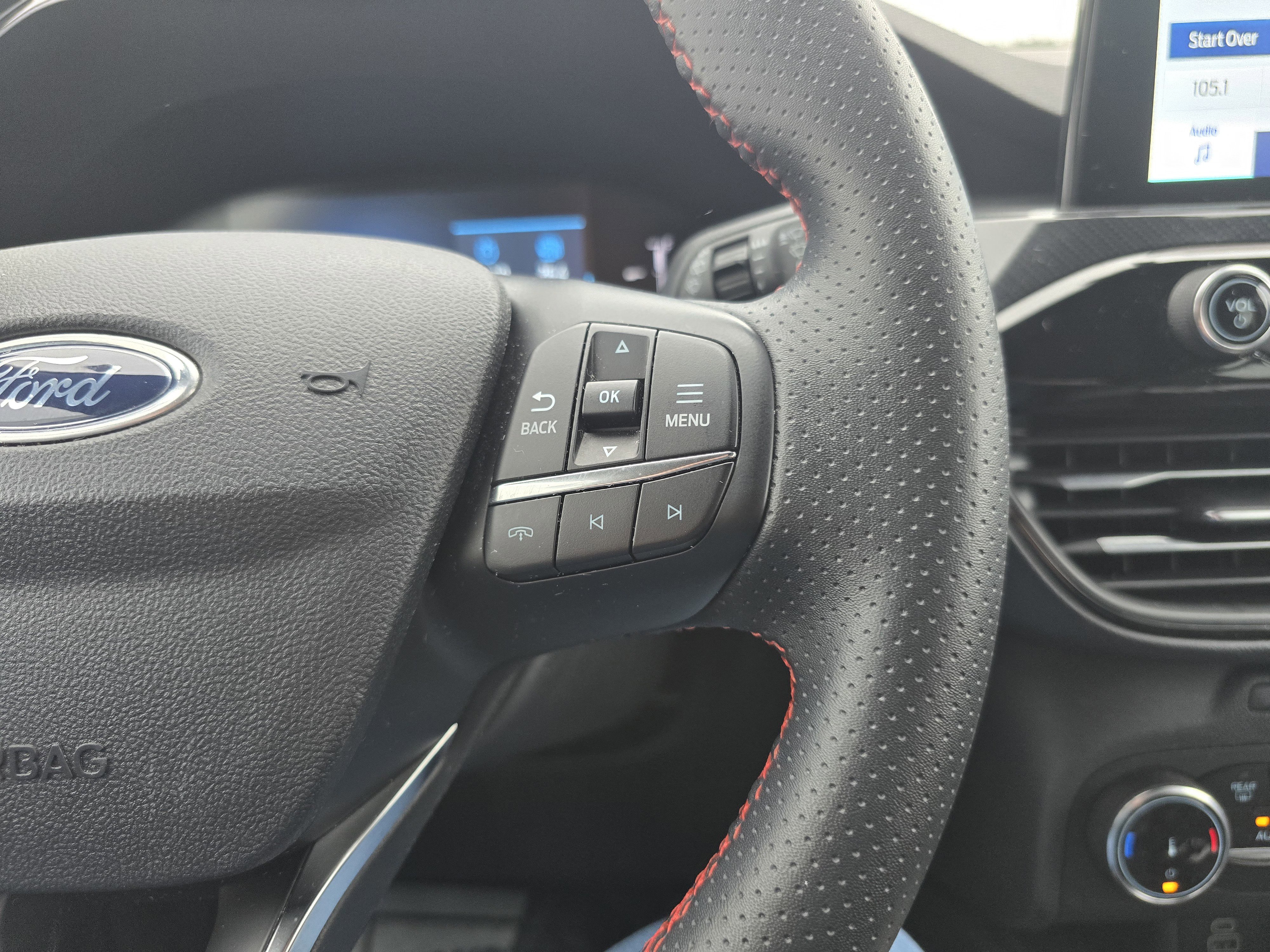 Certified 2025 Ford Escape ST-Line AWD/4WD image 21