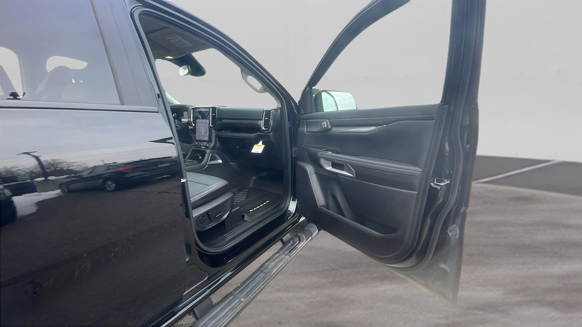 Certified 2024 Ford Ranger Lariat w/ Advanced Towing Package image 17