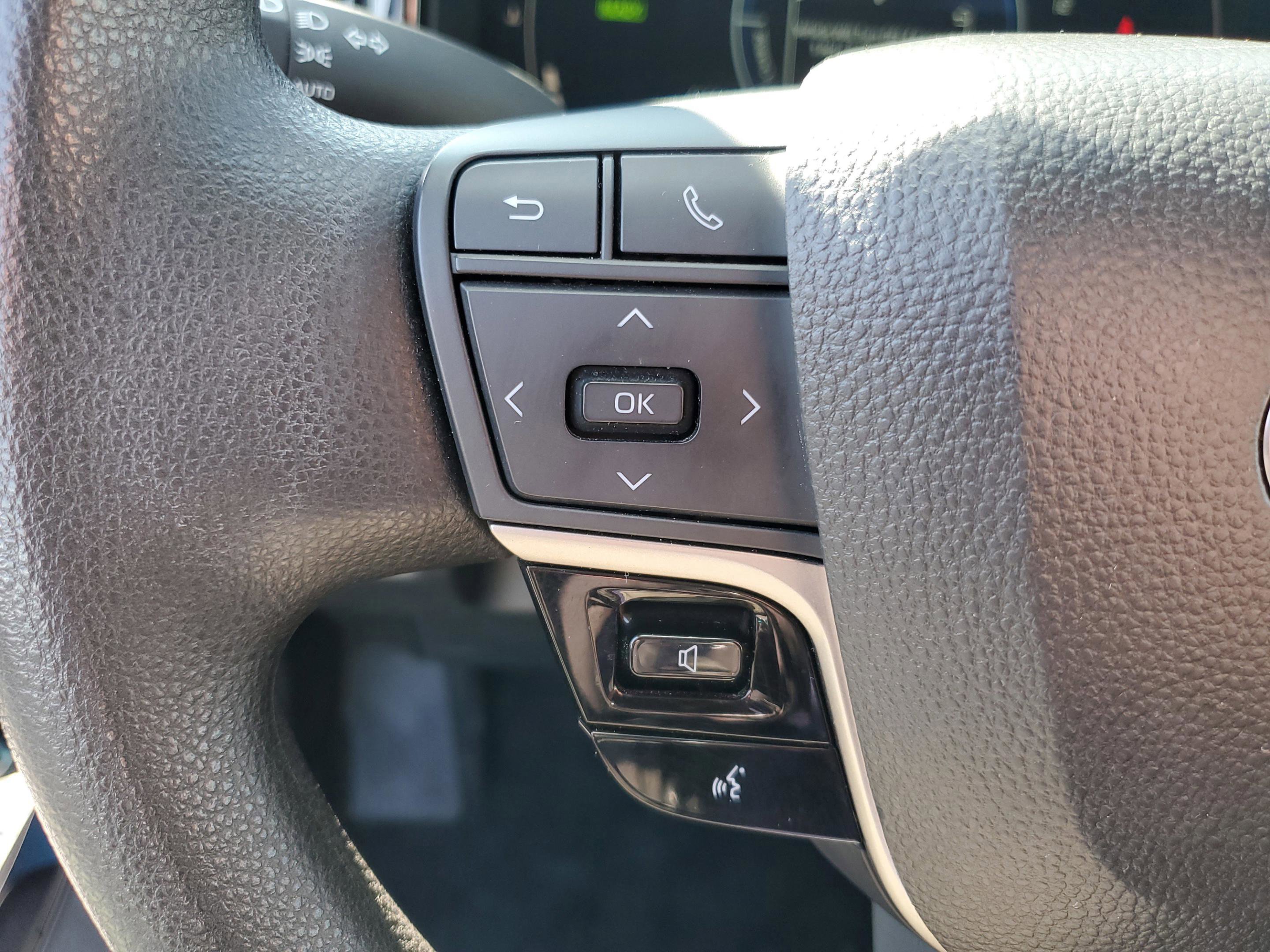 Used 2025 Toyota Camry LE image 25