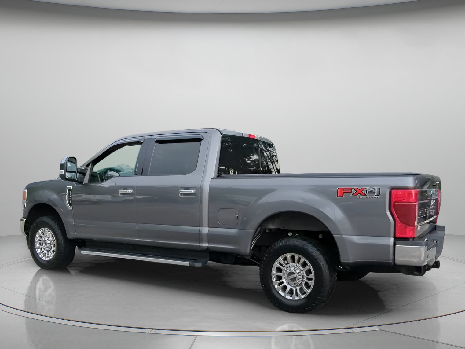 Certified 2021 Ford F250 XLT w/ XLT Premium Package AWD/4WD image 16