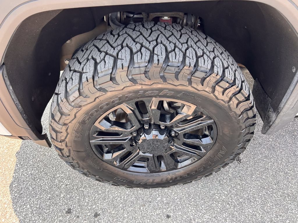 Used 2025 GMC Sierra 2500 AT4 w/ AT4 Premium Plus Package AWD/4WD image 42