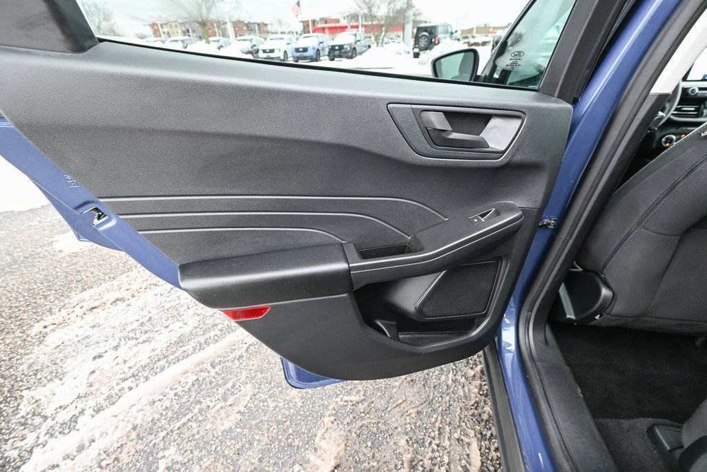 Certified 2022 Ford Escape SE w/ SE Sport Appearance Package image 23