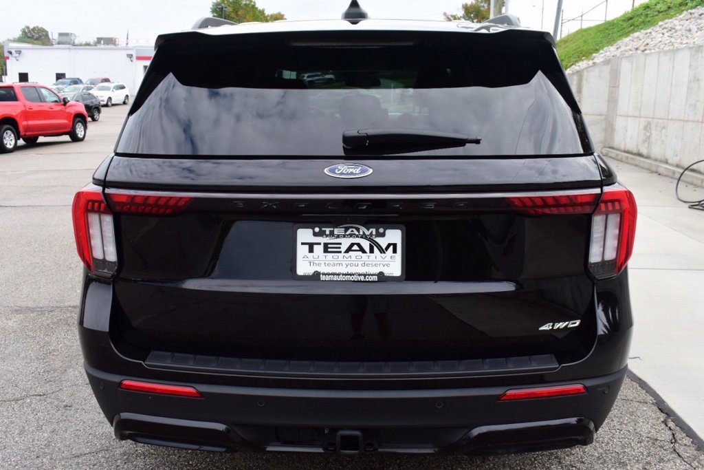 Certified 2025 Ford Explorer ST-Line w/ ST-Line Street Pack AWD/4WD image 6