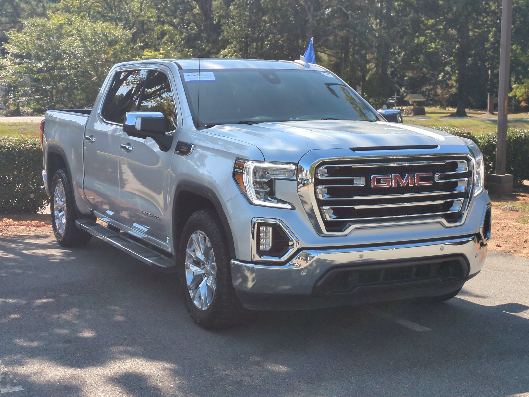 Used 2021 GMC Sierra 1500 SLT w/ SLT Premium Plus Package AWD/4WD image 2