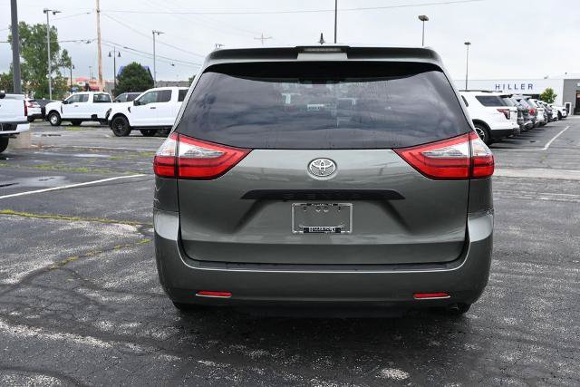 Used 2020 Toyota Sienna L FWD image 10