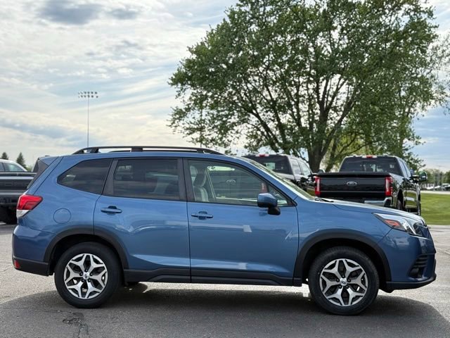Used 2022 Subaru Forester Premium AWD/4WD image 36