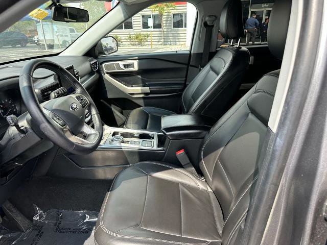 Certified 2022 Ford Explorer XLT w/ Equipment Group 202A image 11