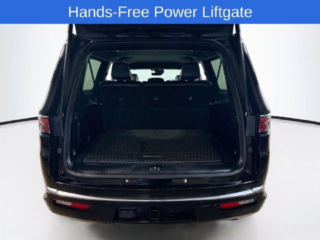 Used 2024 Jeep Wagoneer L Series II w/ Flexible Seating Group AWD/4WD image 27