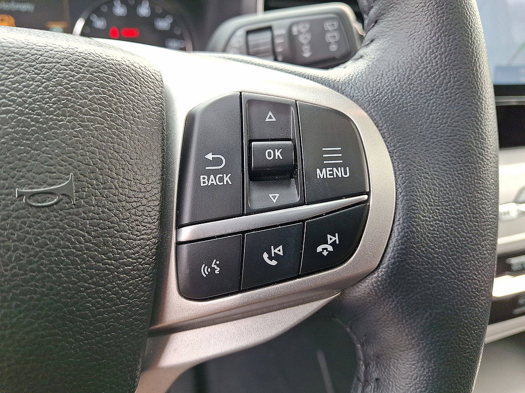 Certified 2023 Ford Explorer XLT w/ Equipment Group 202A AWD/4WD image 24