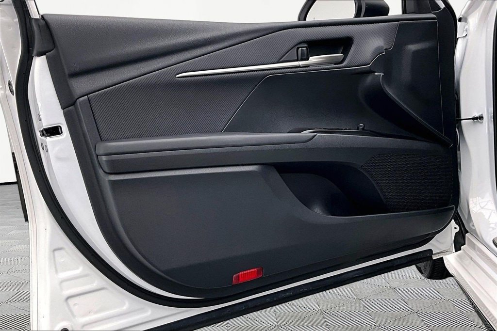 Used 2025 Toyota Camry SE w/ Multimedia Upgrade Package FWD image 23