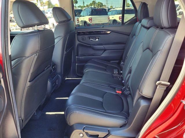 Used 2025 Honda Pilot EX-L image 12