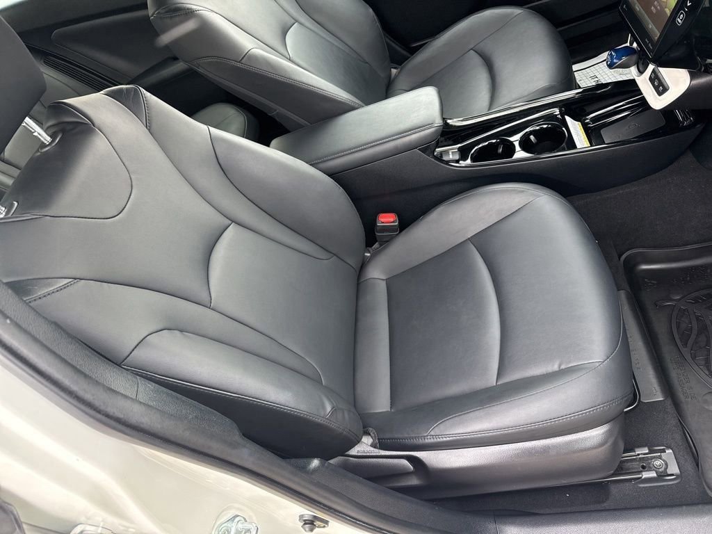 Used 2018 Toyota Prius Prime Premium image 37