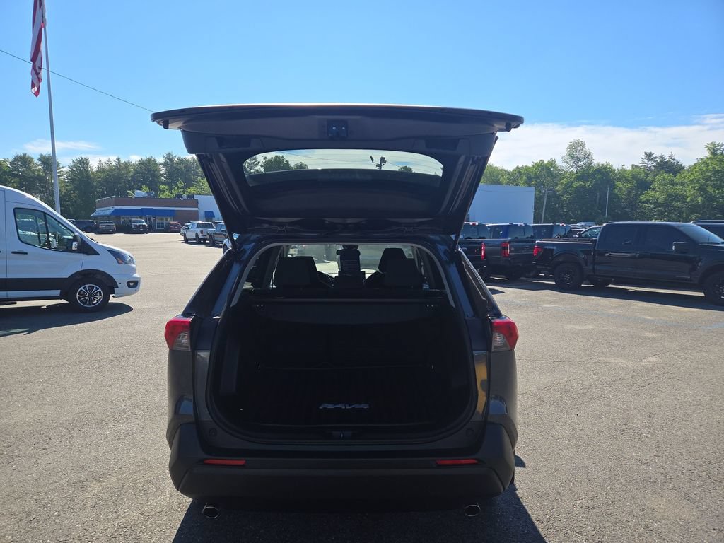 Used 2019 Toyota RAV4 LE w/ All Weather Liner Package AWD/4WD image 3