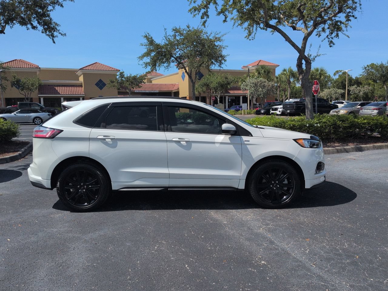 Certified 2024 Ford Edge ST-Line w/ Cargo Accessory Package AWD/4WD image 3