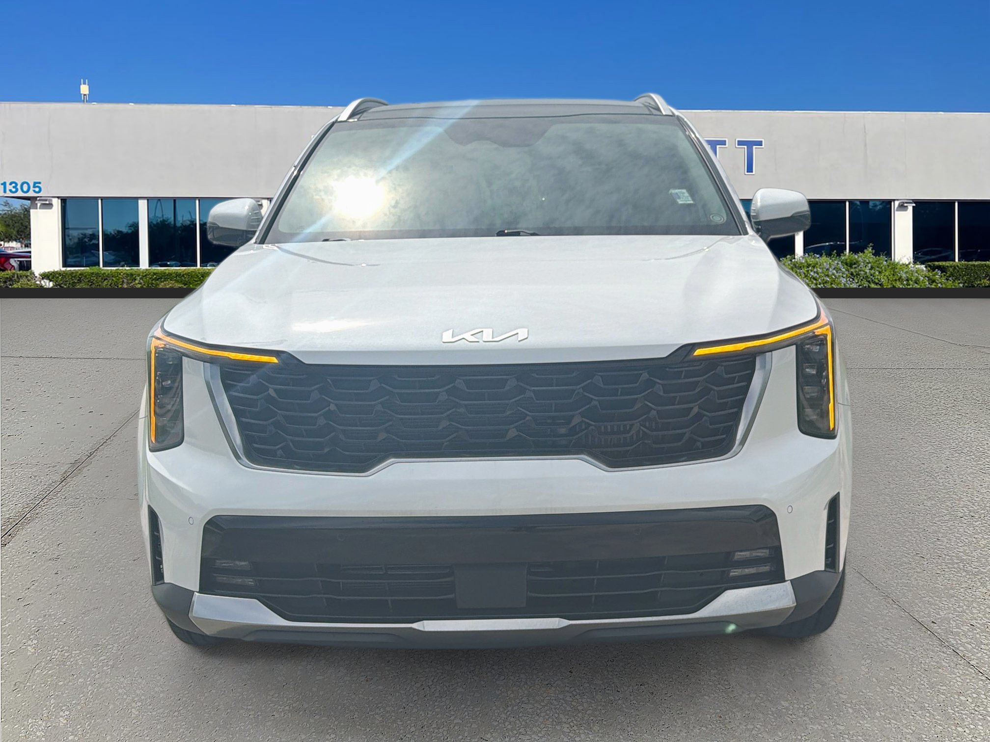 Used 2025 Kia Sorento EX w/ EX Panoramic Sunroof Package FWD image 7