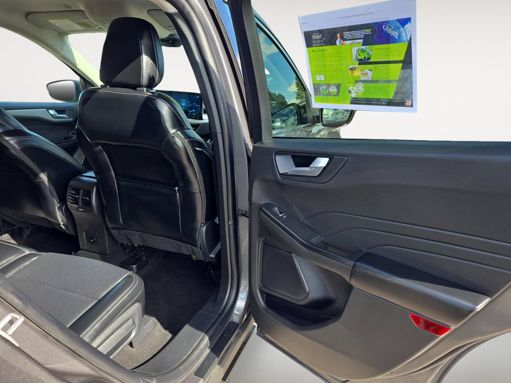 Certified 2025 Ford Escape Platinum AWD/4WD image 12