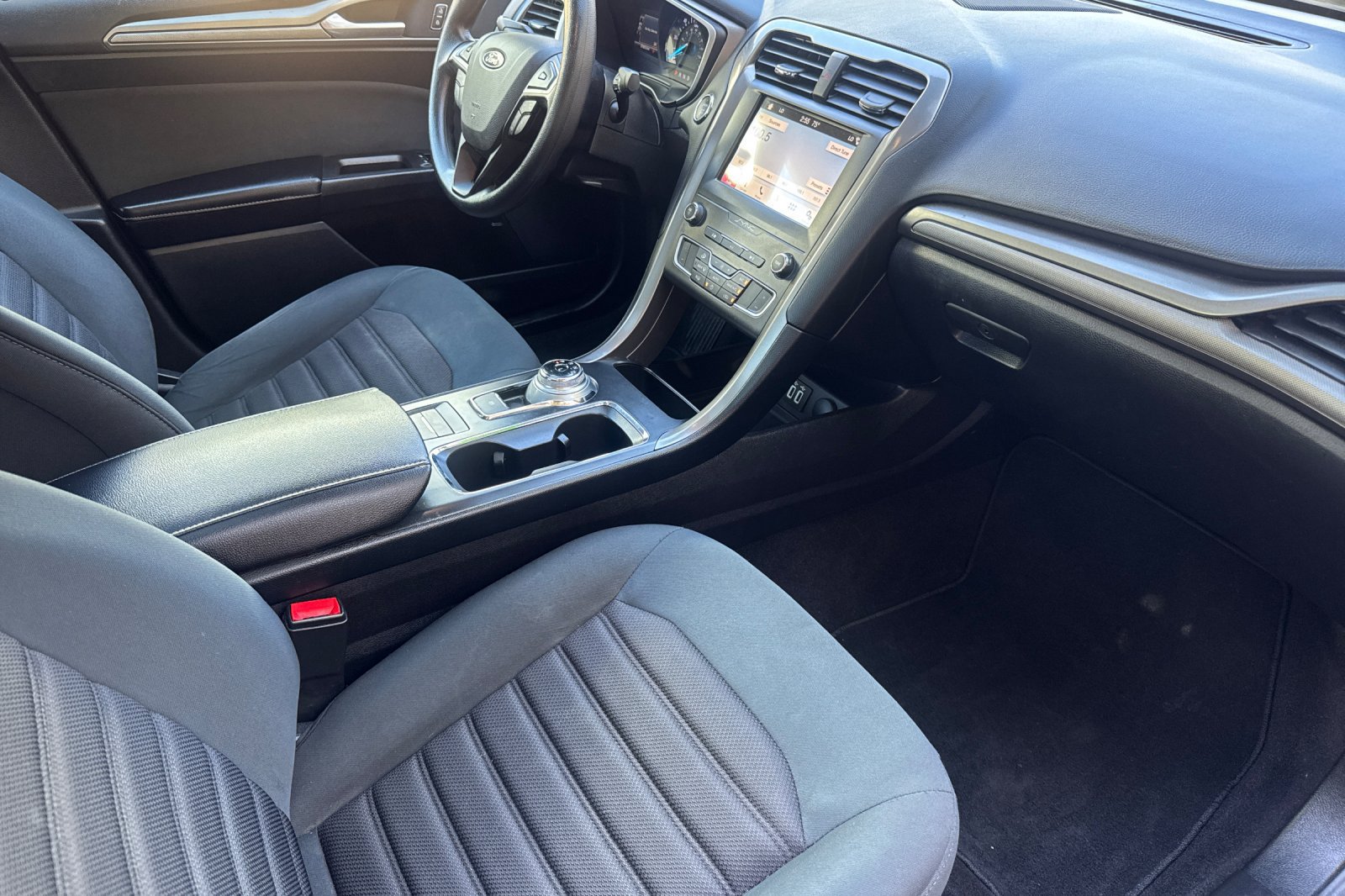 Certified 2019 Ford Fusion SE FWD image 10