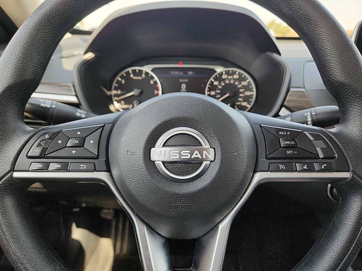 Used 2025 Nissan Altima 2.5 SV FWD image 12