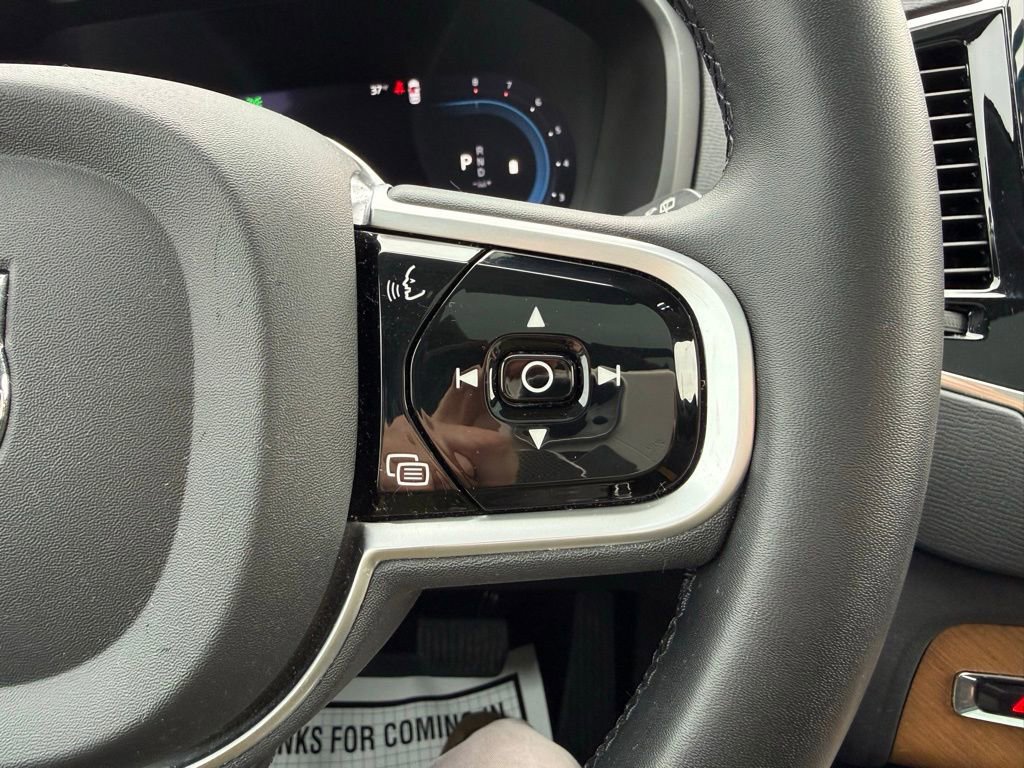 Used 2023 Volvo XC90 B6 Plus image 18