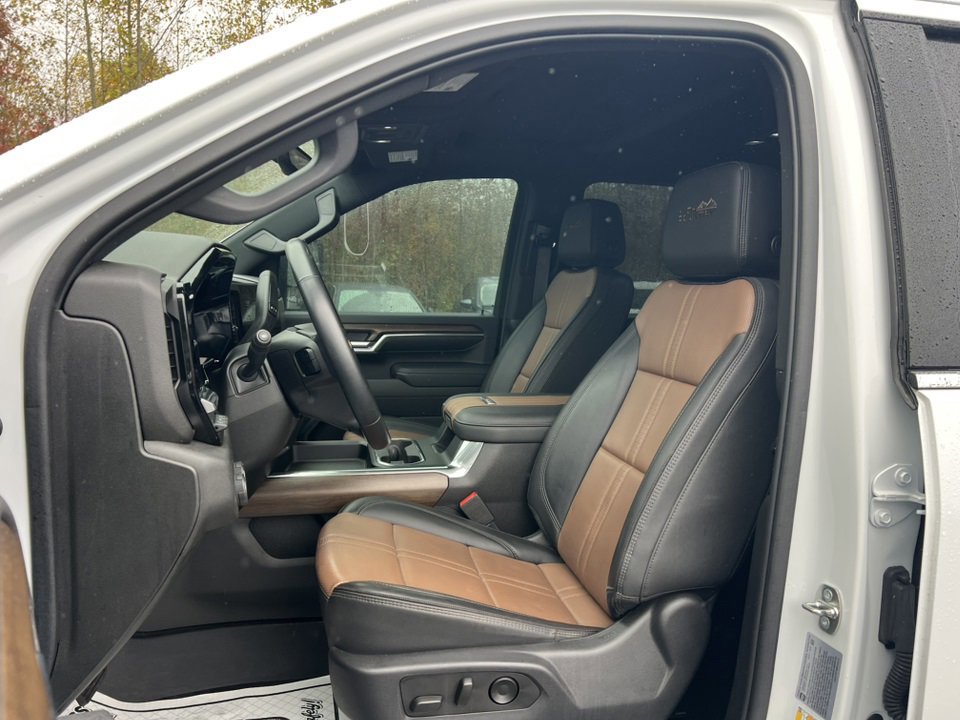 Used 2024 Chevrolet Silverado 3500 High Country w/ High Country Premium Package image 17