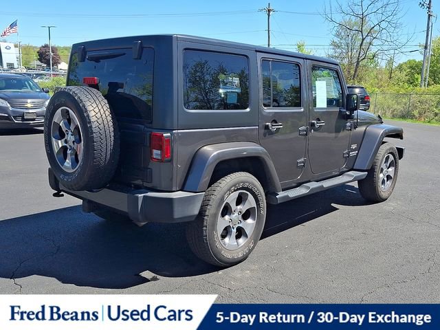 Used 2017 Jeep Wrangler Unlimited Sahara w/ Connectivity Group AWD/4WD image 12