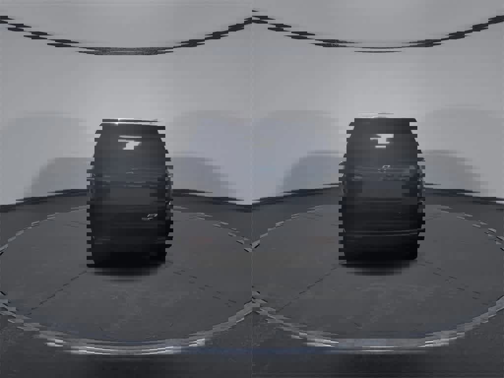 Used 2022 Chevrolet Suburban RST image 3