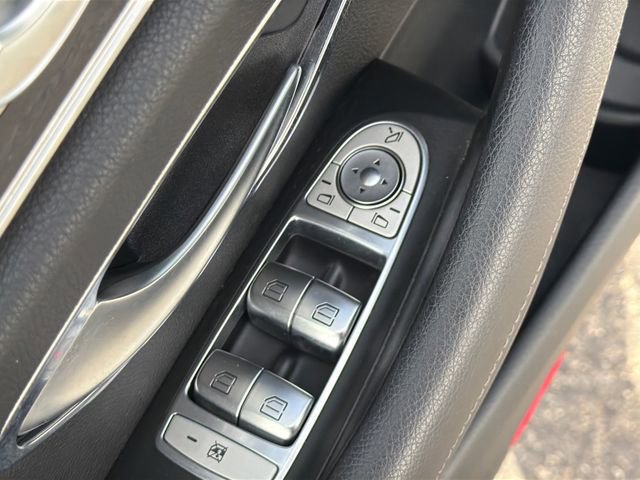 Used 2018 Mercedes-Benz E 400 4MATIC Sedan image 25