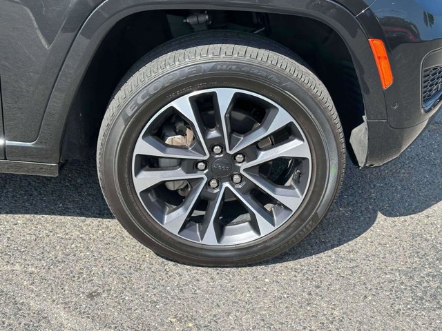 Used 2023 Jeep Grand Cherokee Overland w/ Luxury Tech Group IV image 7