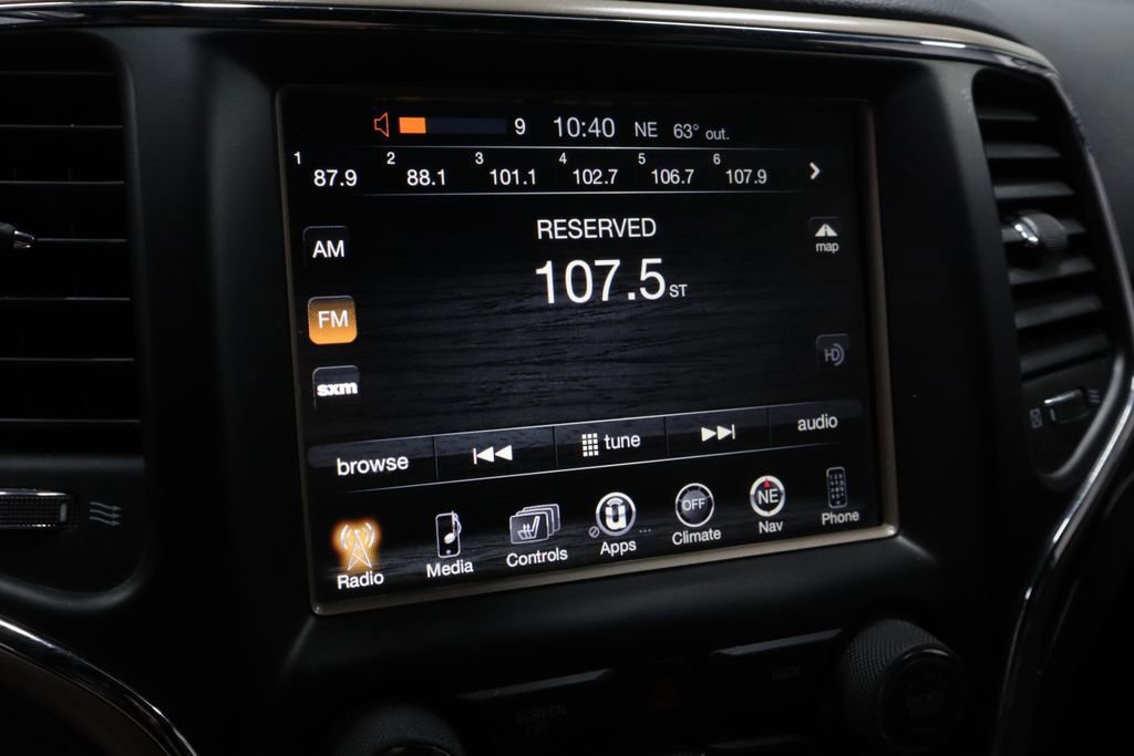 Used 2017 Jeep Grand Cherokee Limited image 10